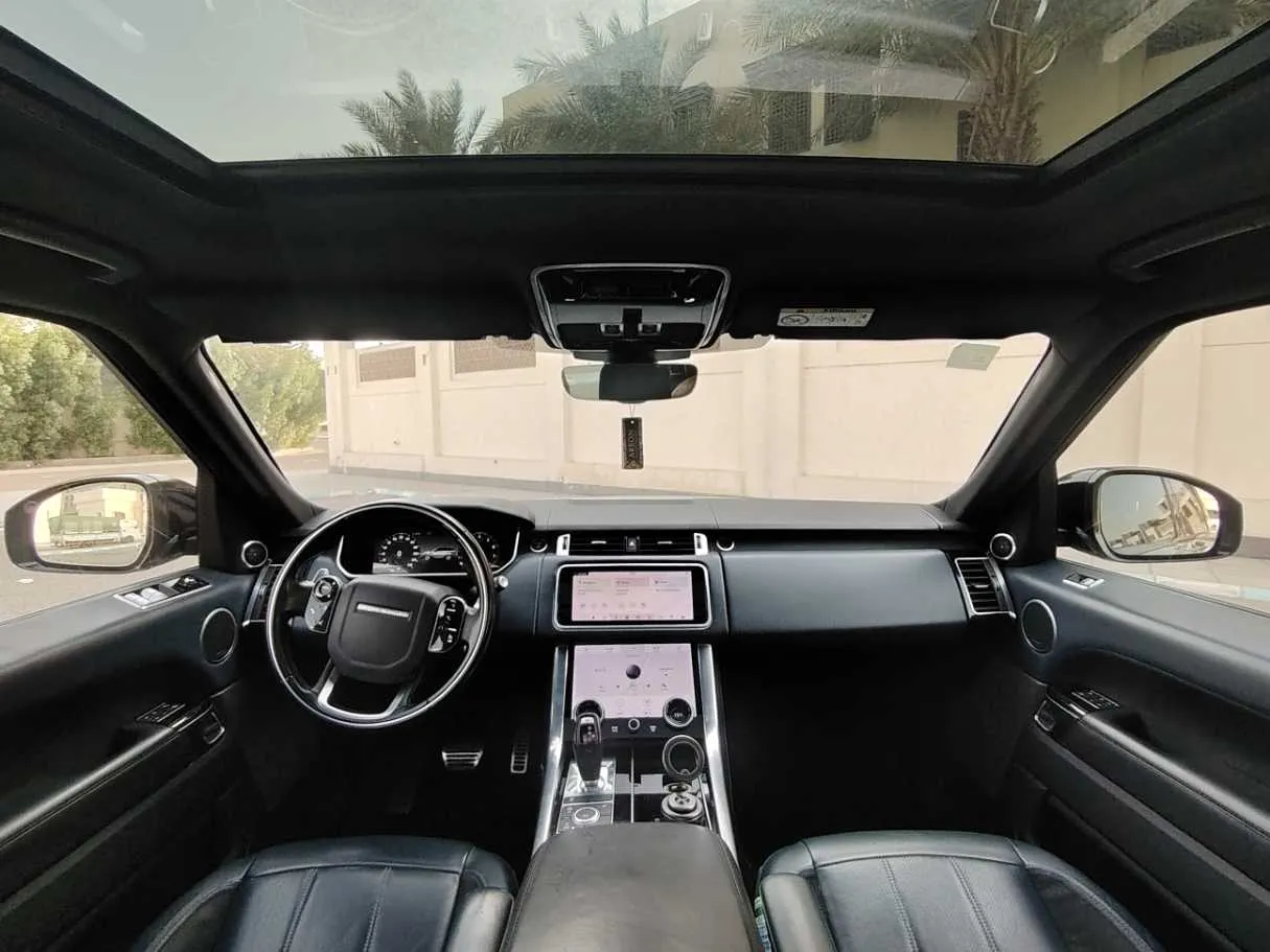 Car image 16