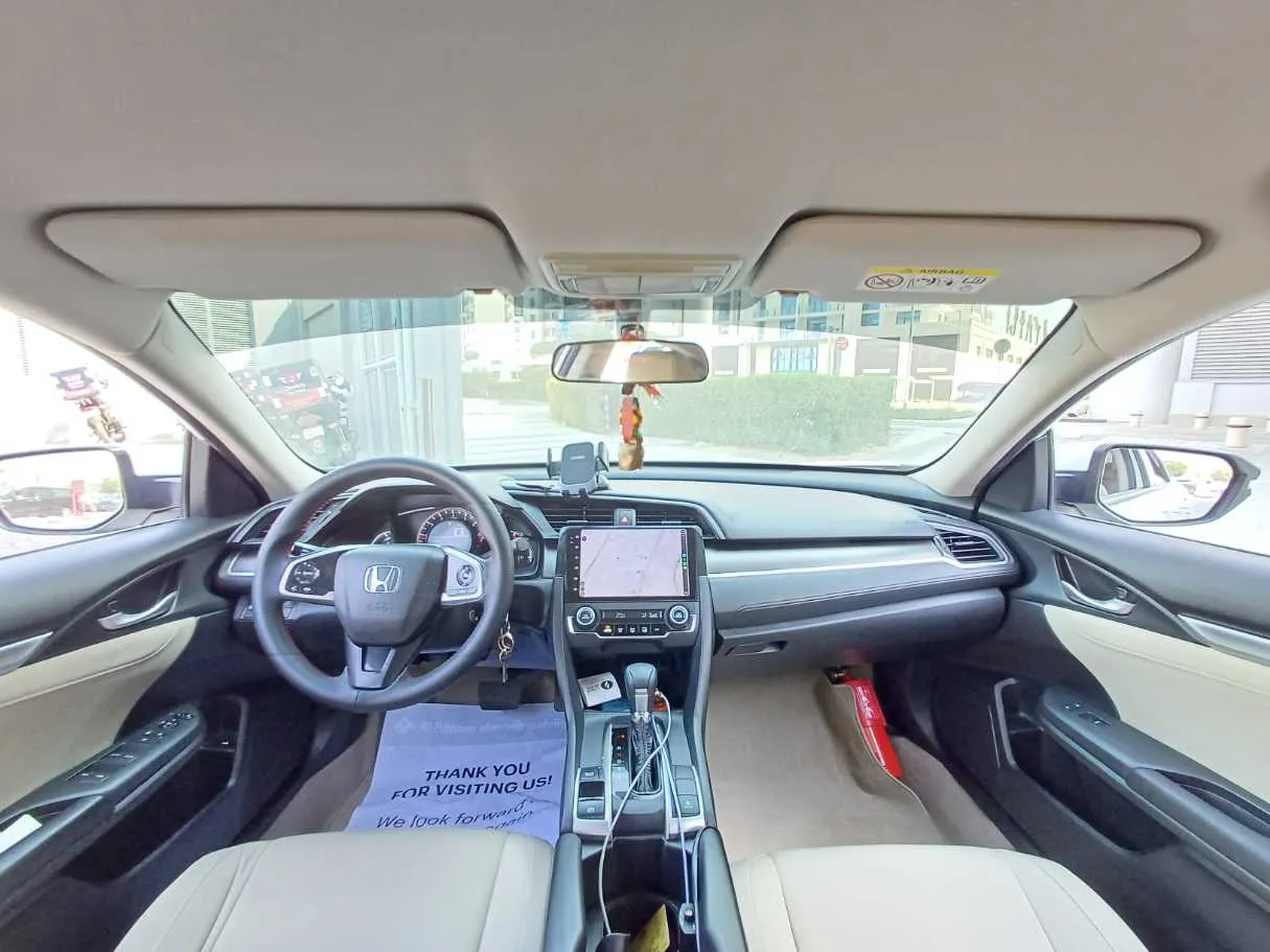Car image 17