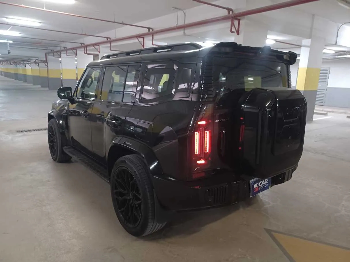 Car image 7