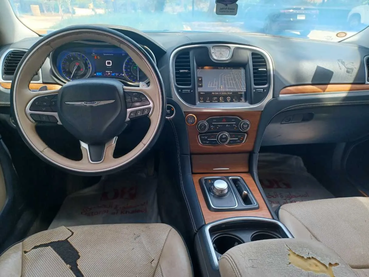 Car image 16