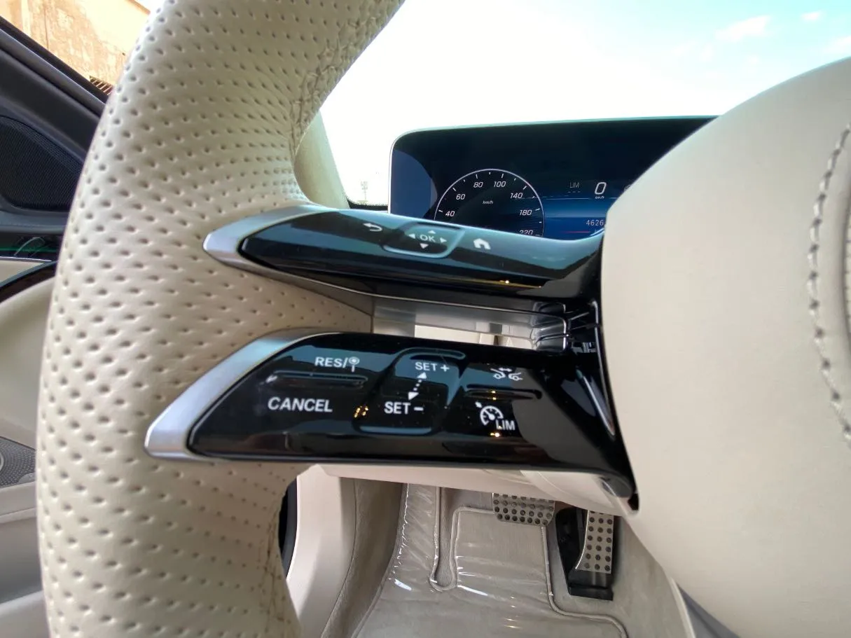 Car image 27