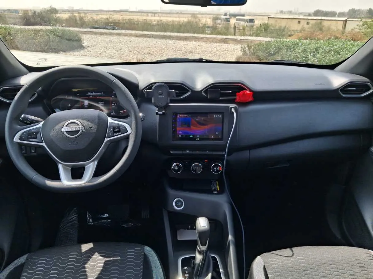 Car image 16
