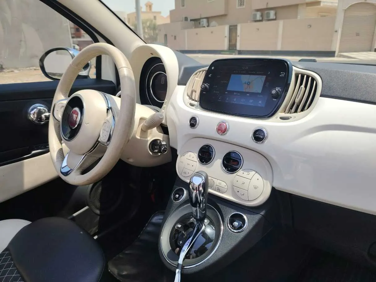 Car image 17