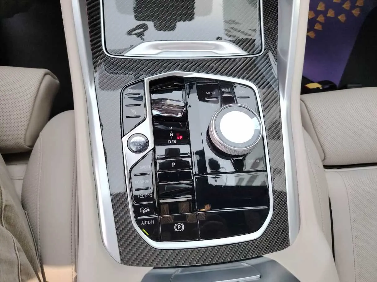 Car image 25