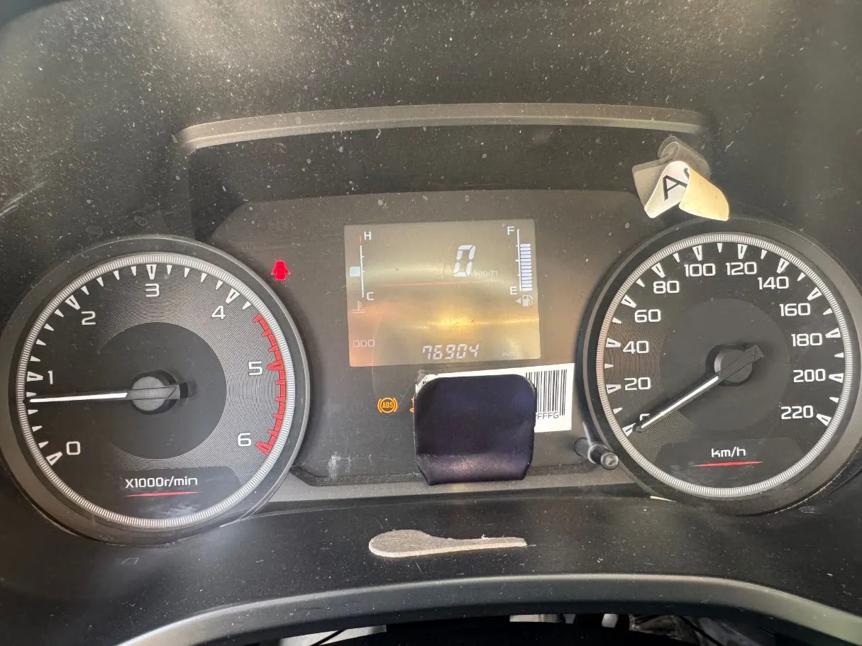 Car image 18