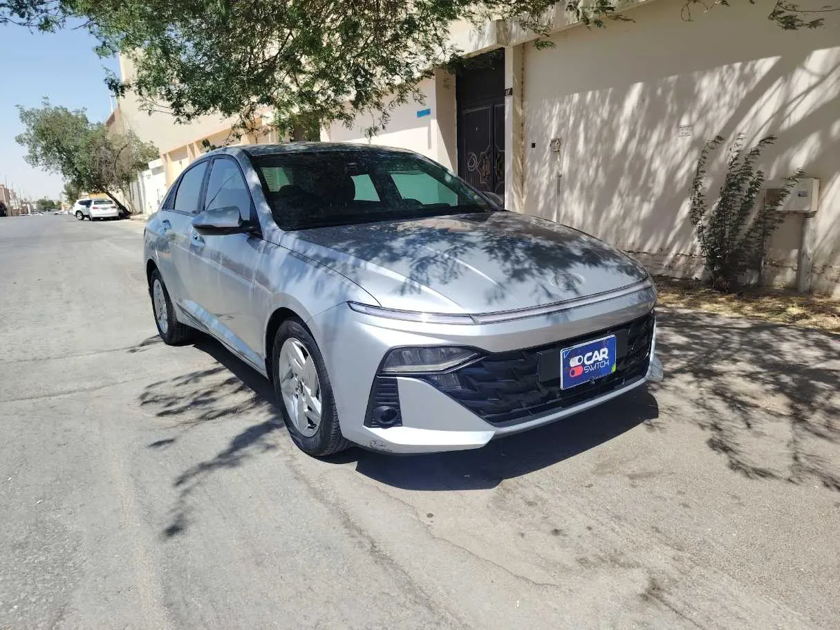 Car image 3