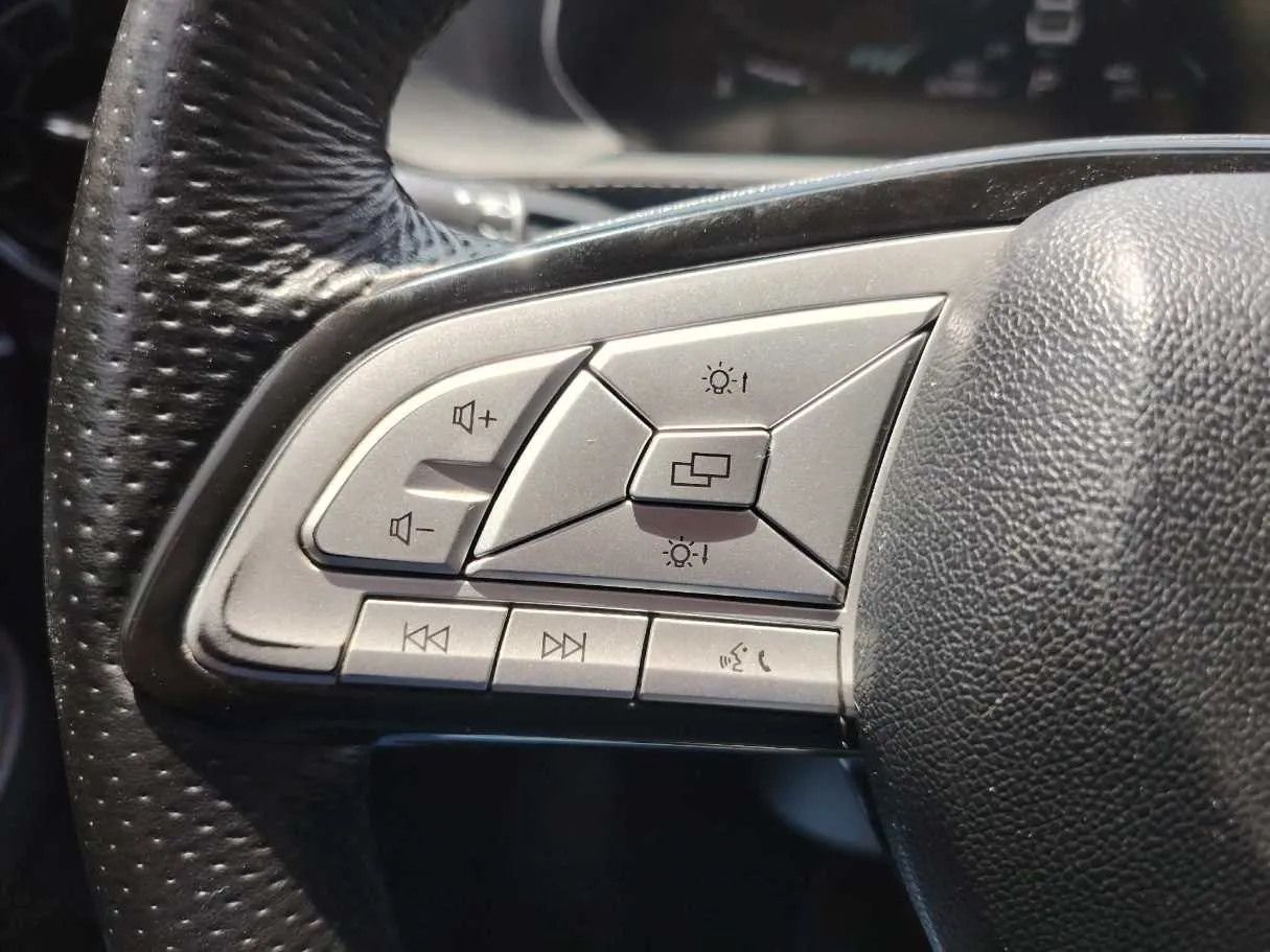 Car image 45