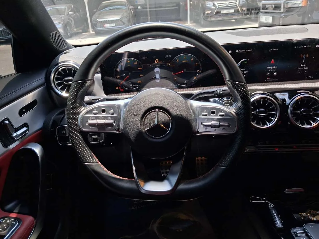 Car image 13
