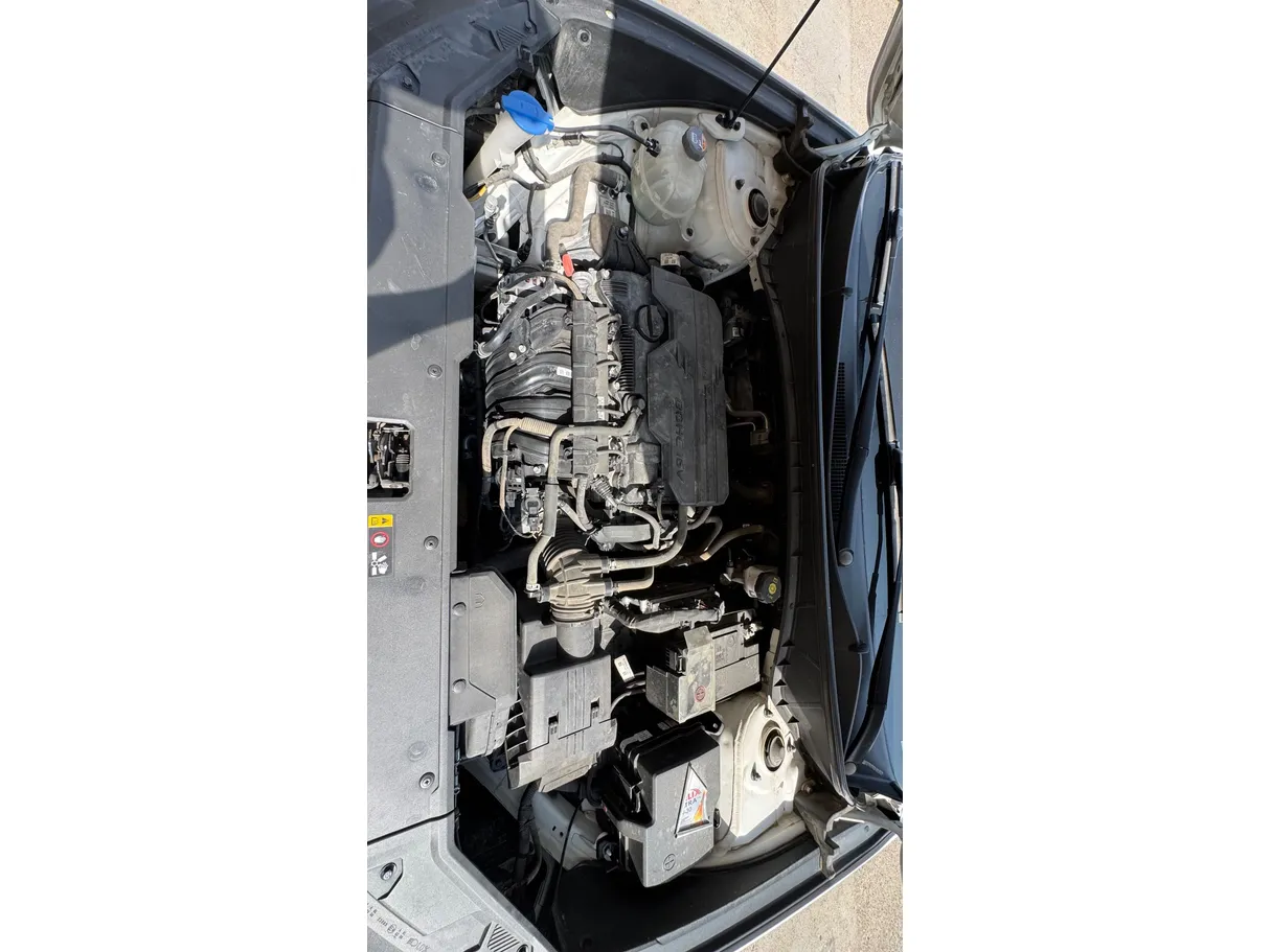 Car image 27