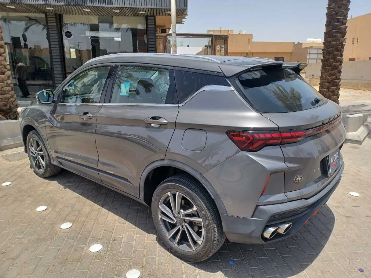 Car image 7