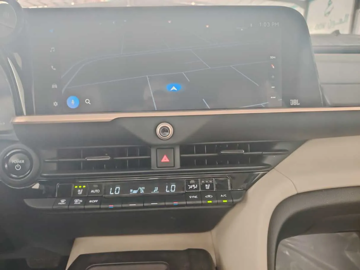Car image 25