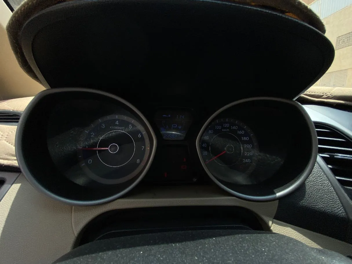 Car image 11