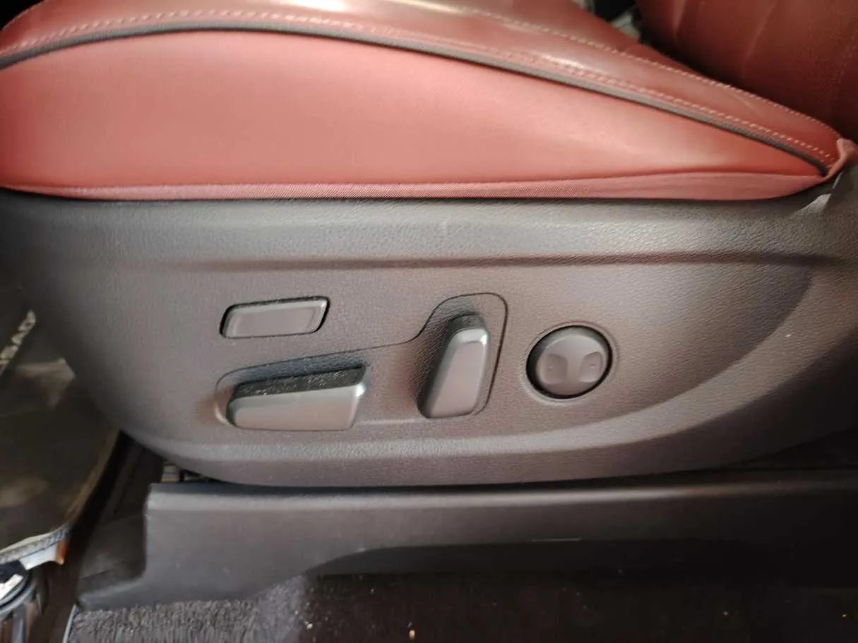 Car image 42