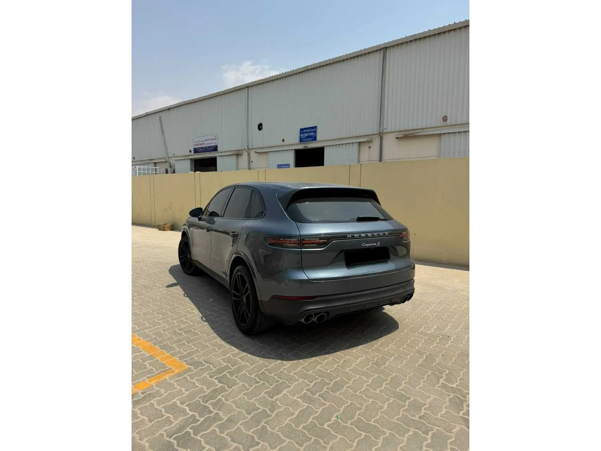 Car image 7