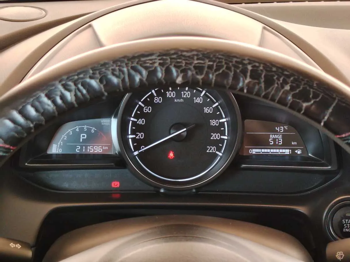 Car image 25