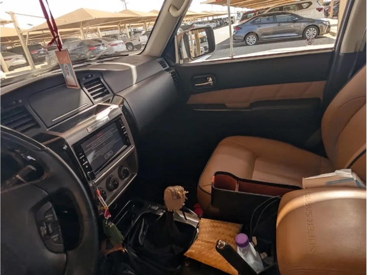 Car image 5
