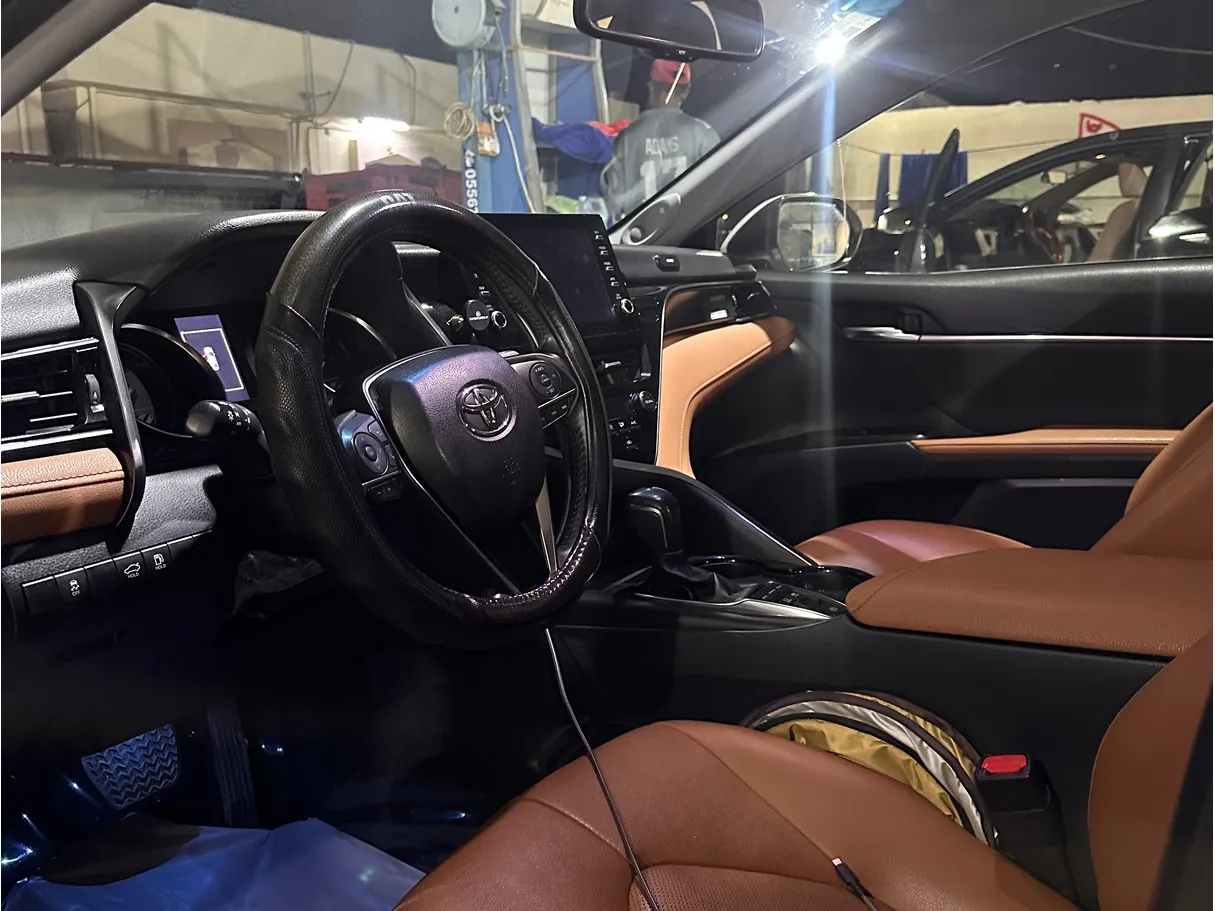 Car image 5