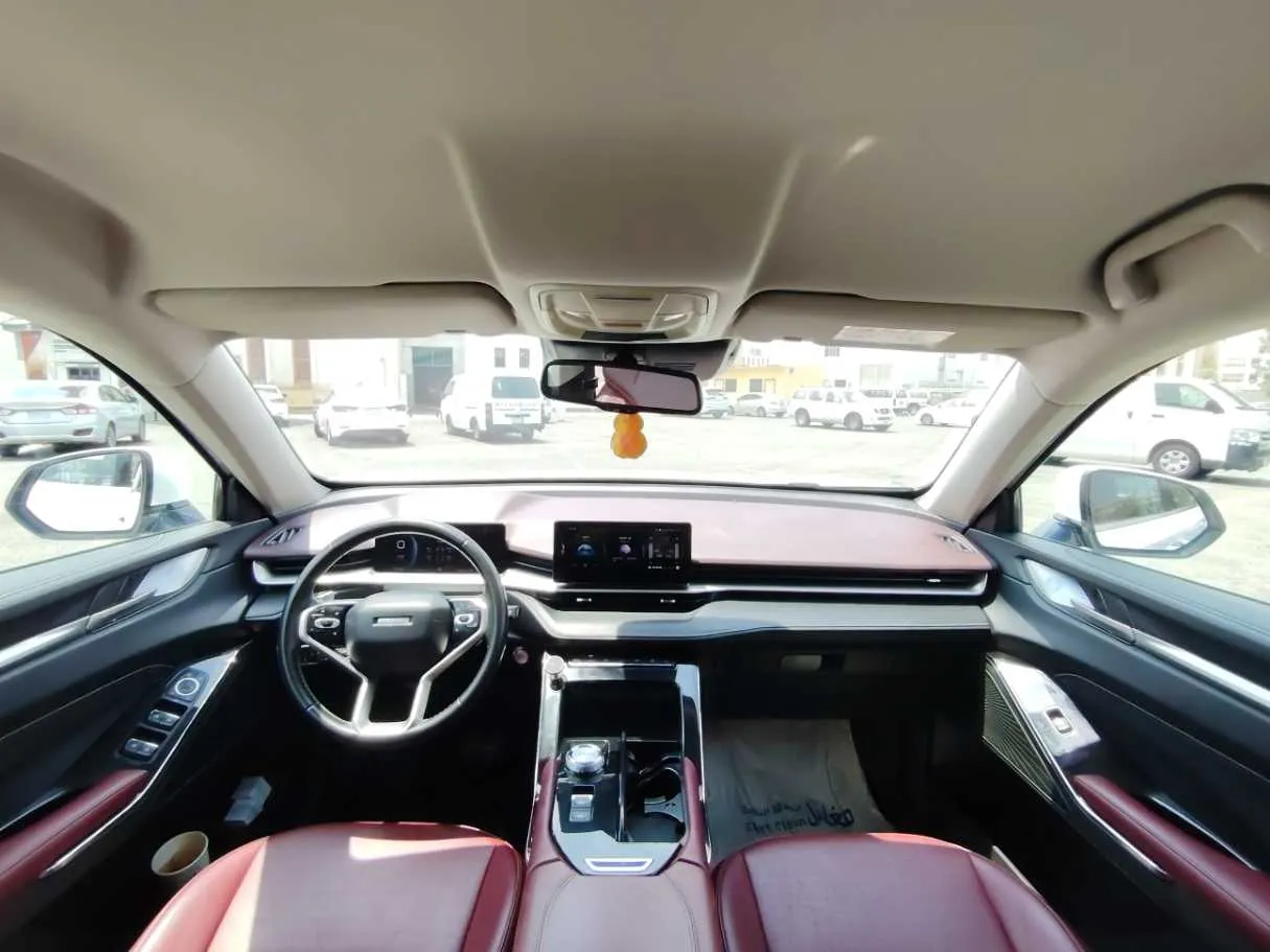 Car image 17