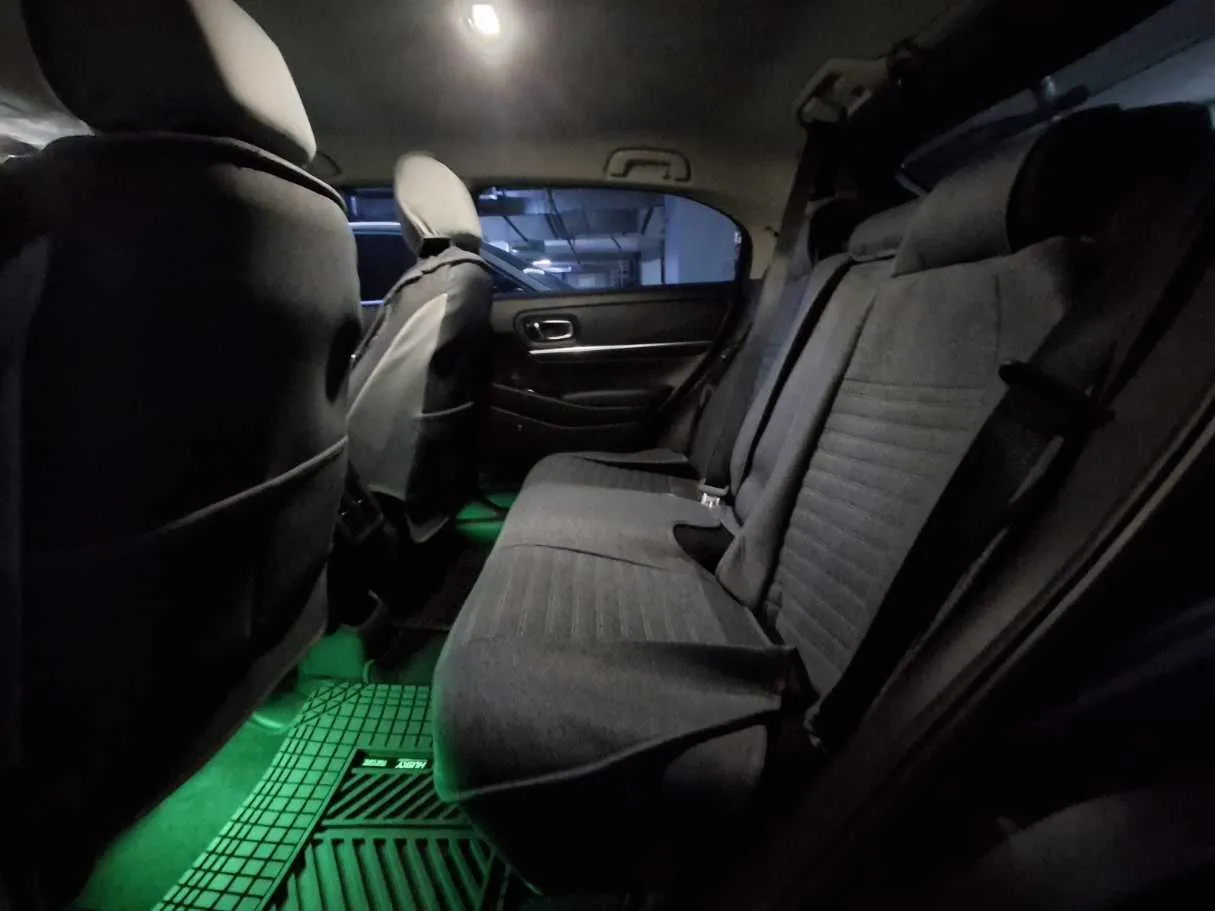 Car image 23