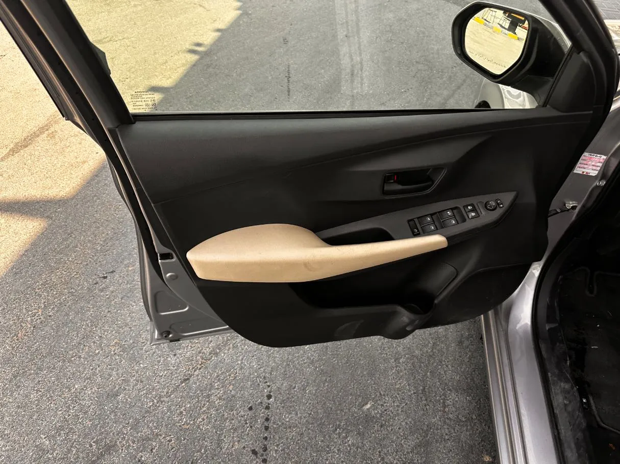 Car image 10