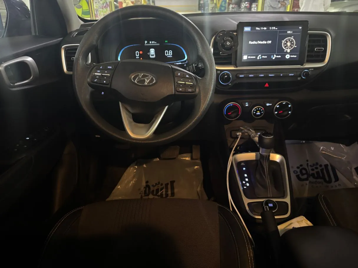 Car image 16