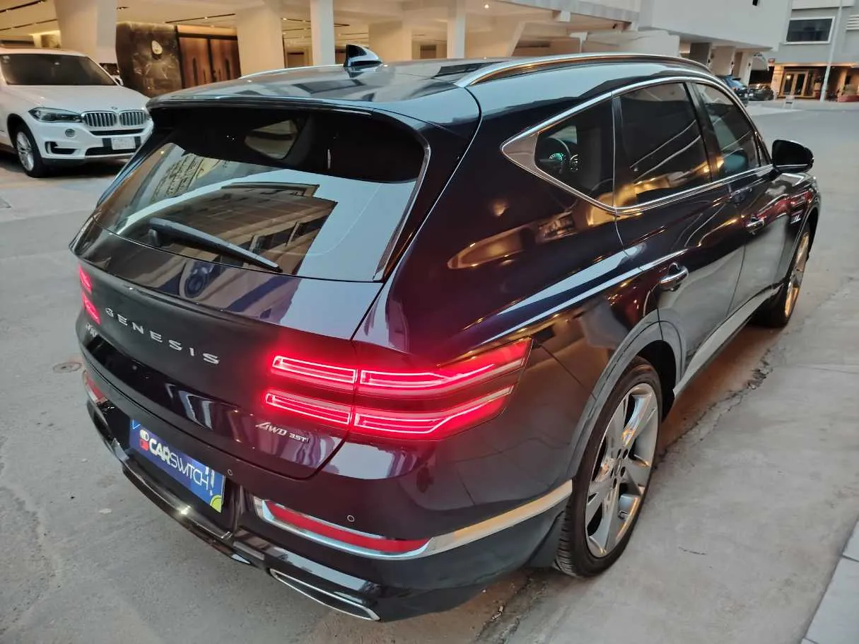 Car image 5