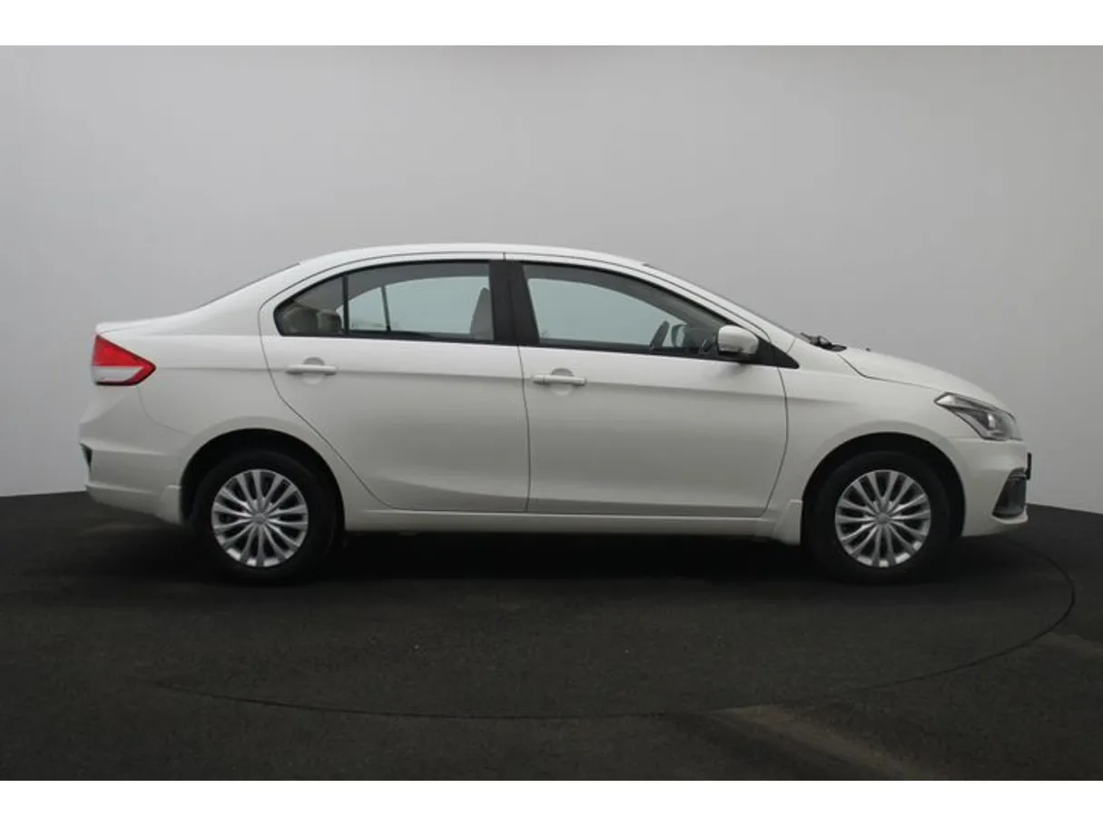 Car image 13