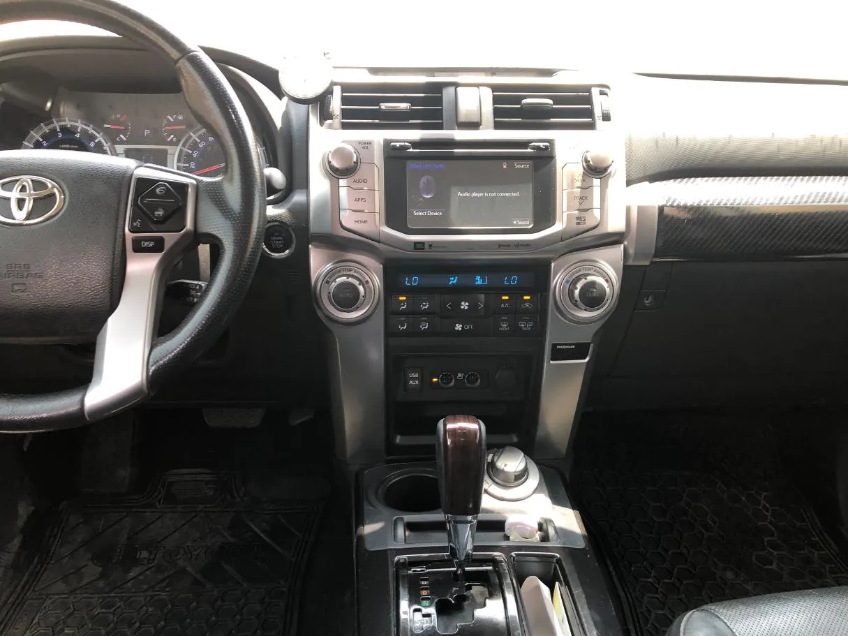 Car image 17