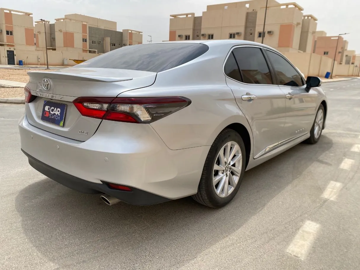 Car image 5