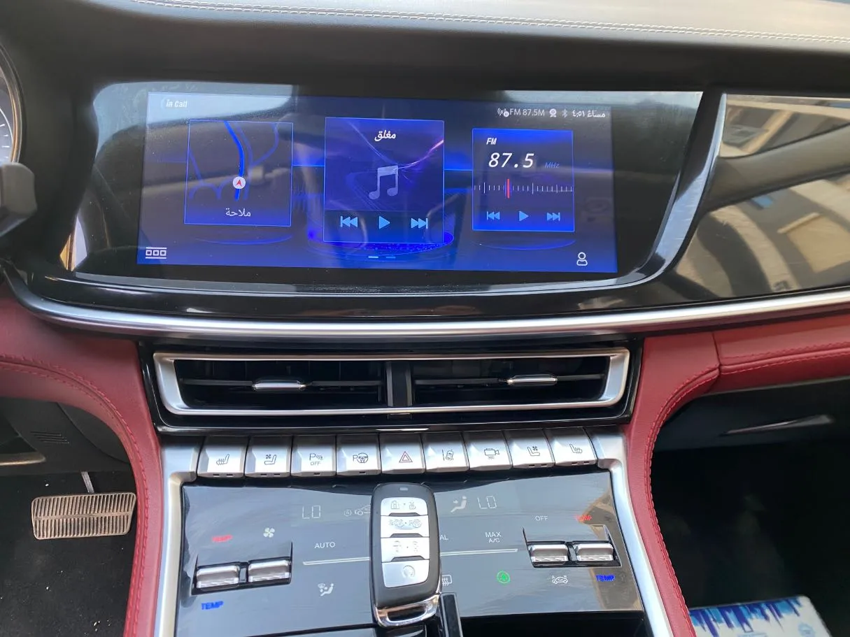 Car image 18