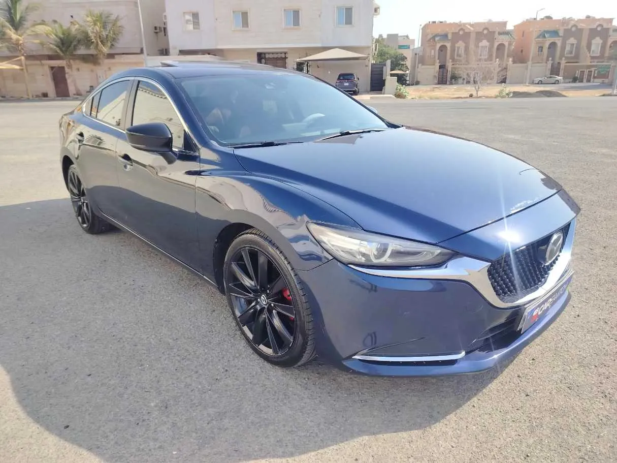Car image 3