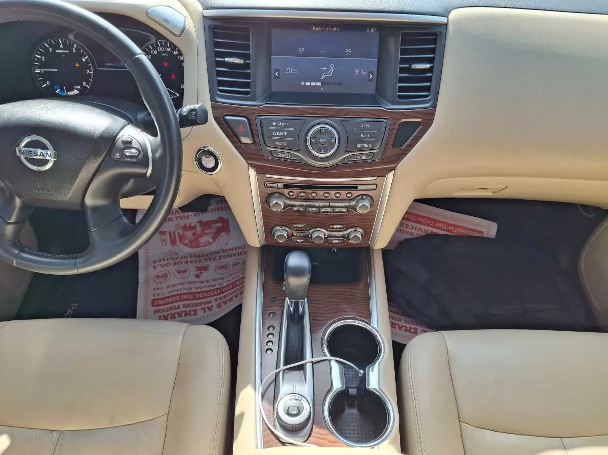 Car image 15