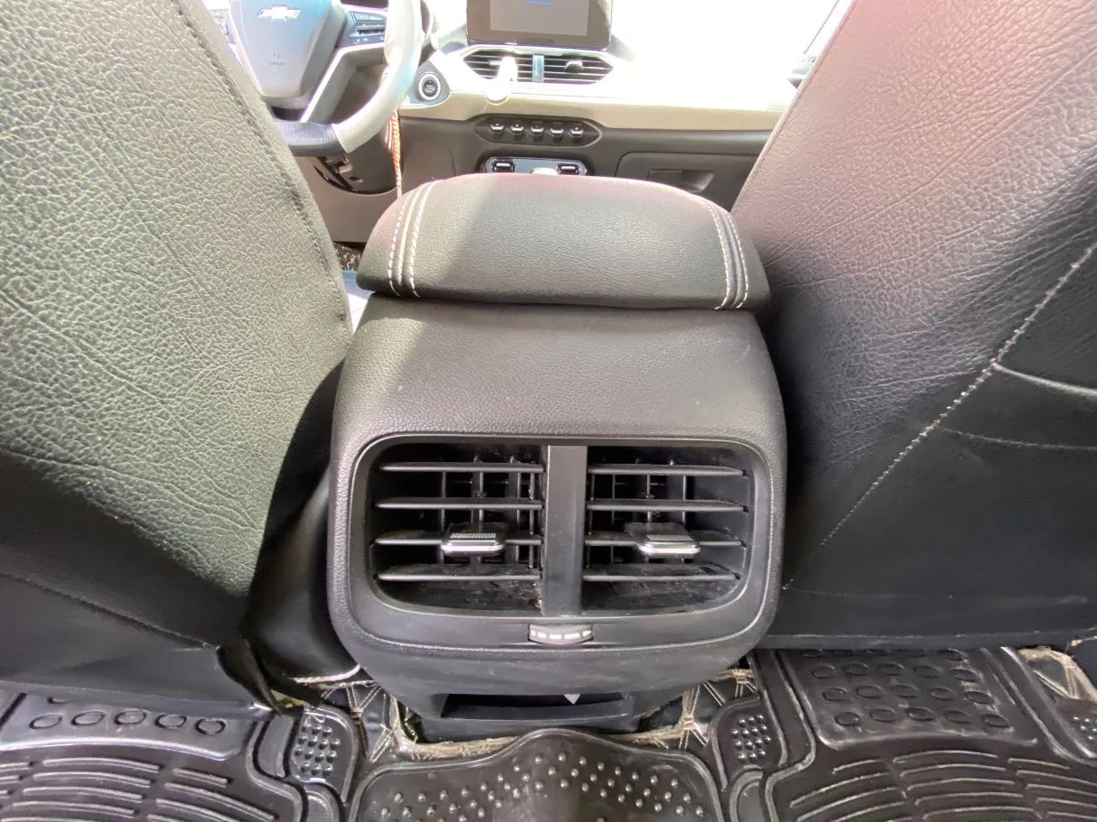 Car image 20