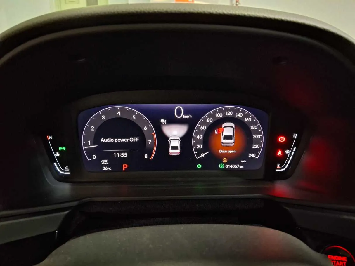 Car image 18