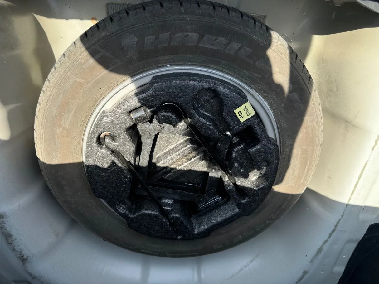 Car image 23