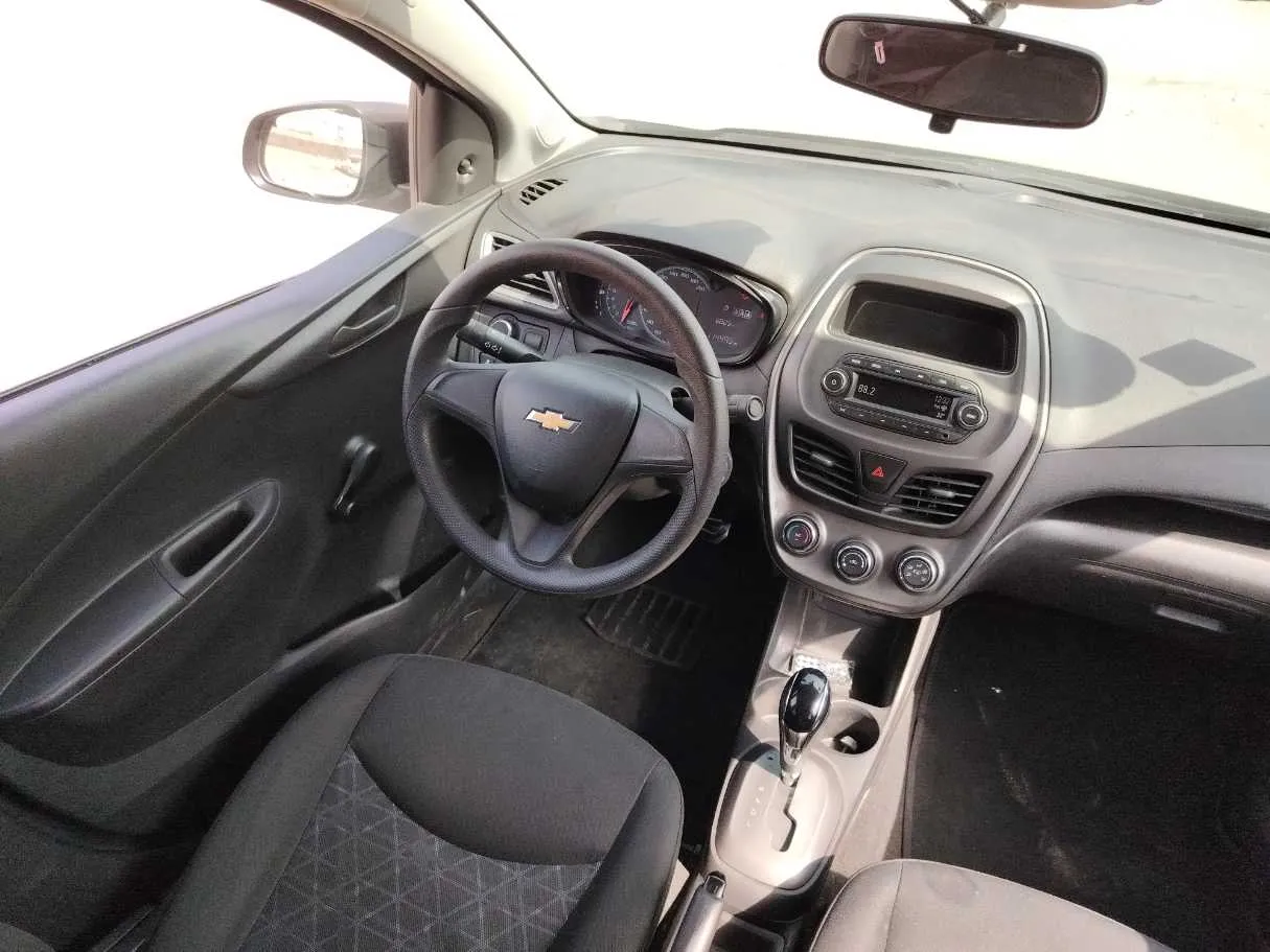 Car image 19