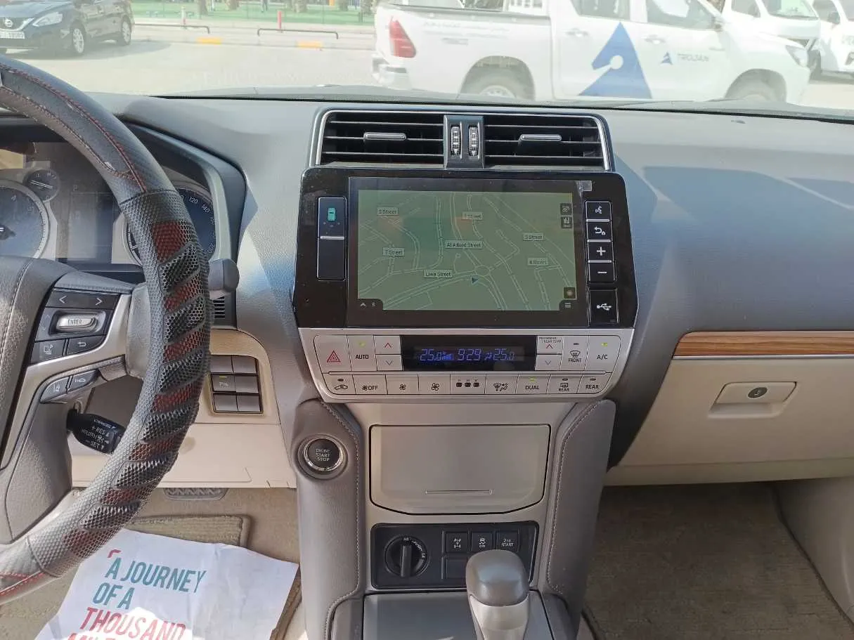 Car image 17