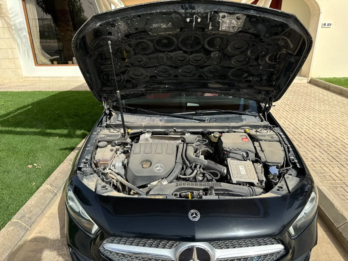 Car image 26