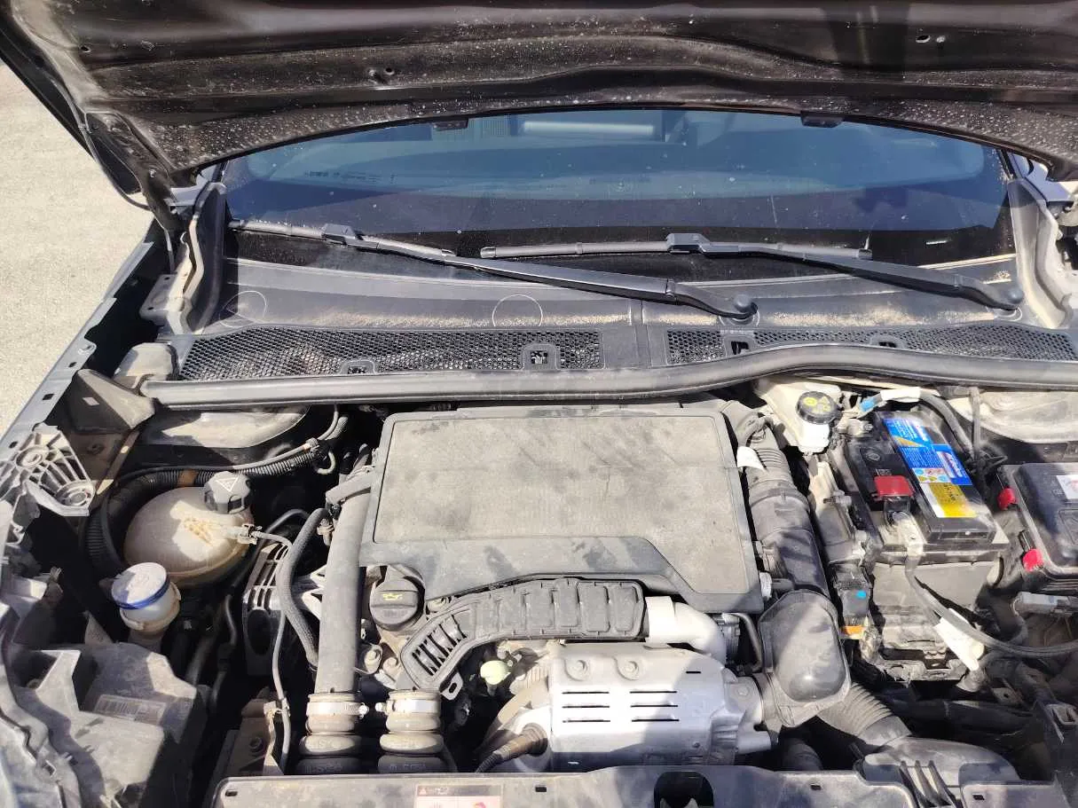 Car image 37