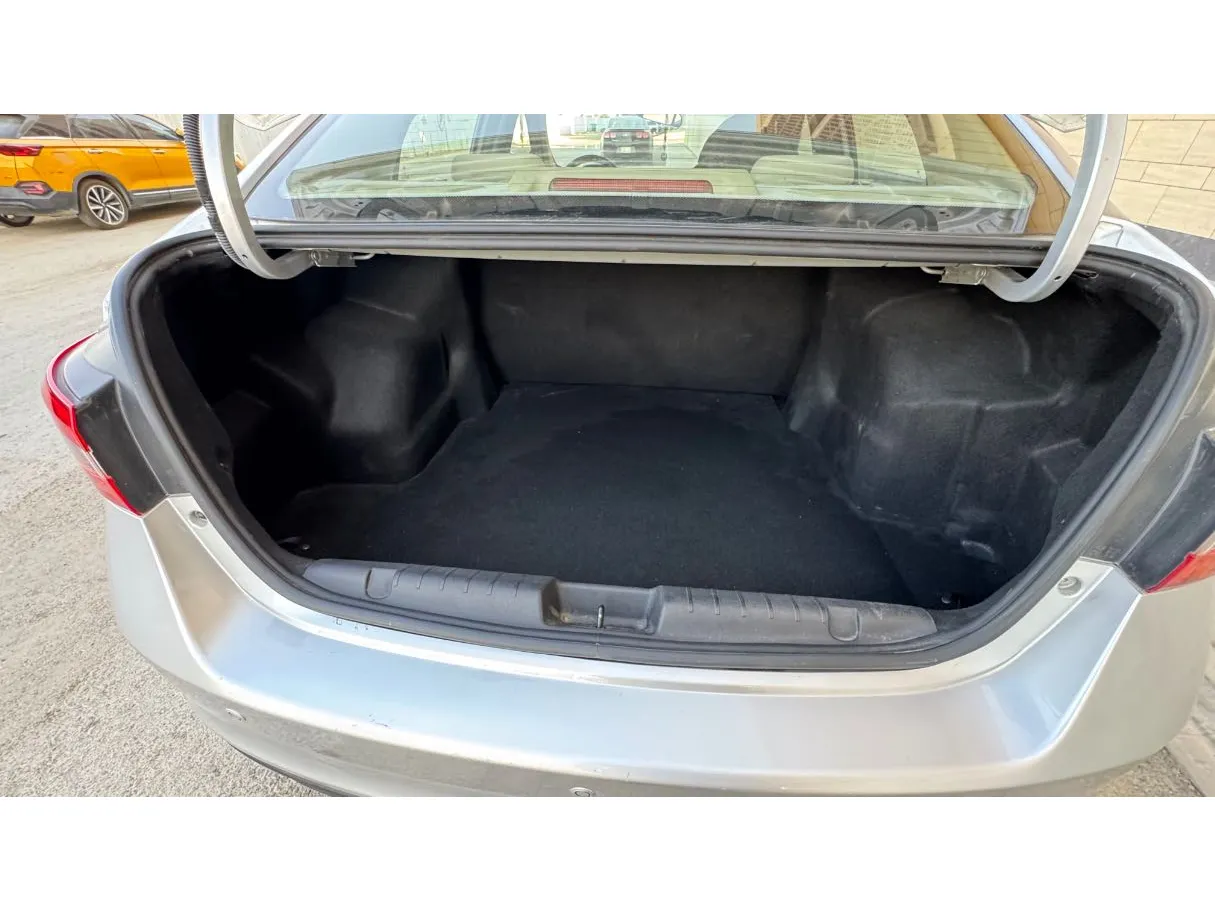 Car image 20