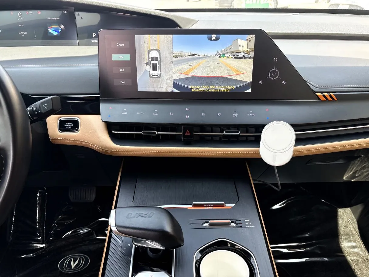 Car image 19