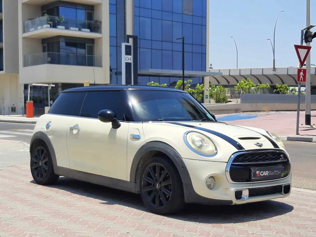 Car image 3