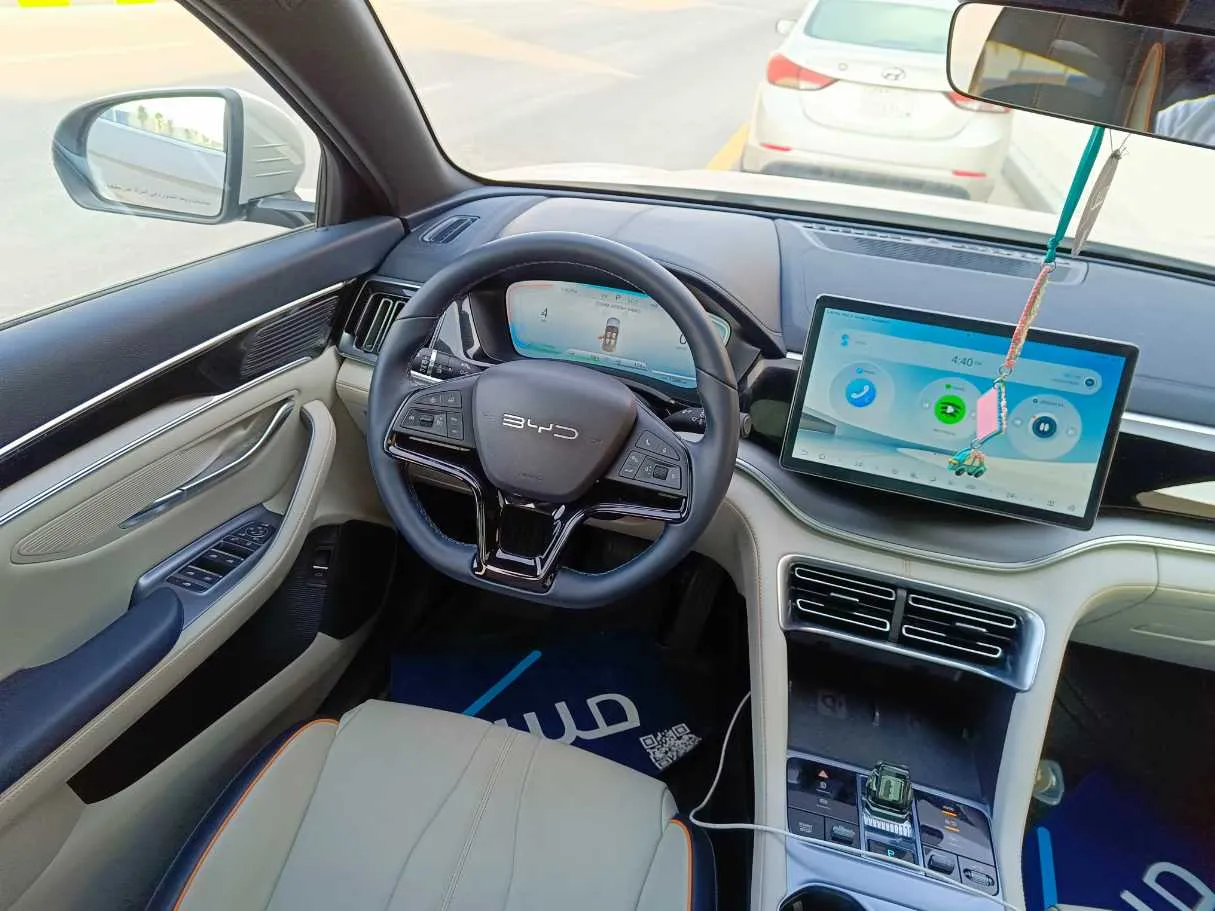 Car image 25