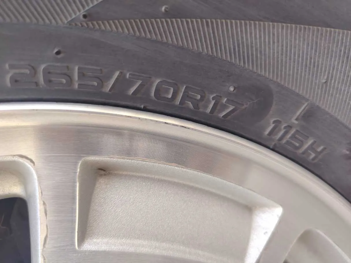 Car image 32