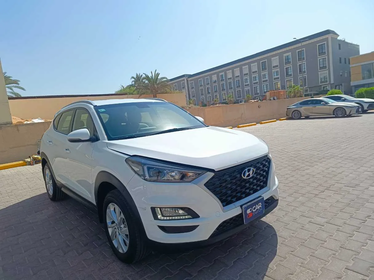Car image 3