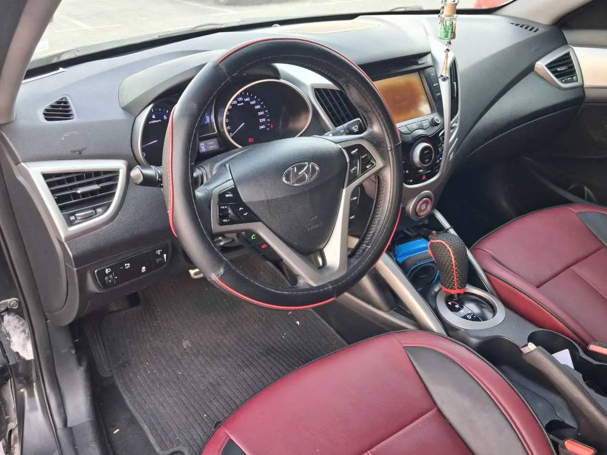 Car image 8