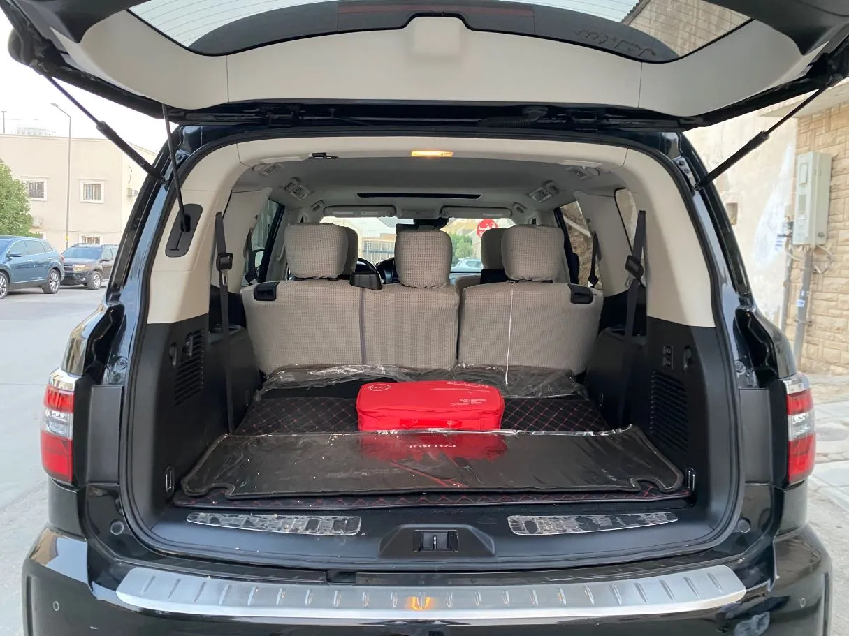 Car image 18
