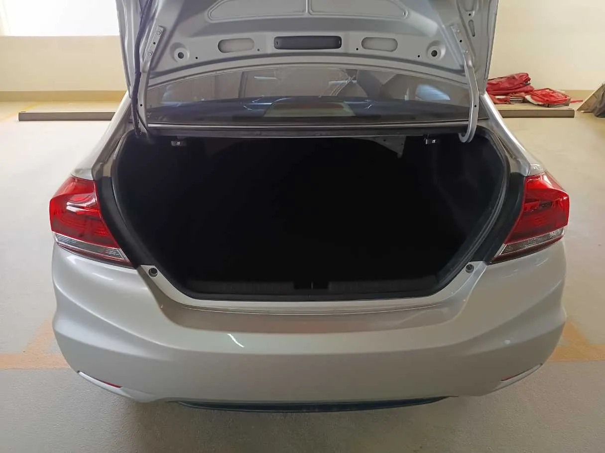 Car image 19