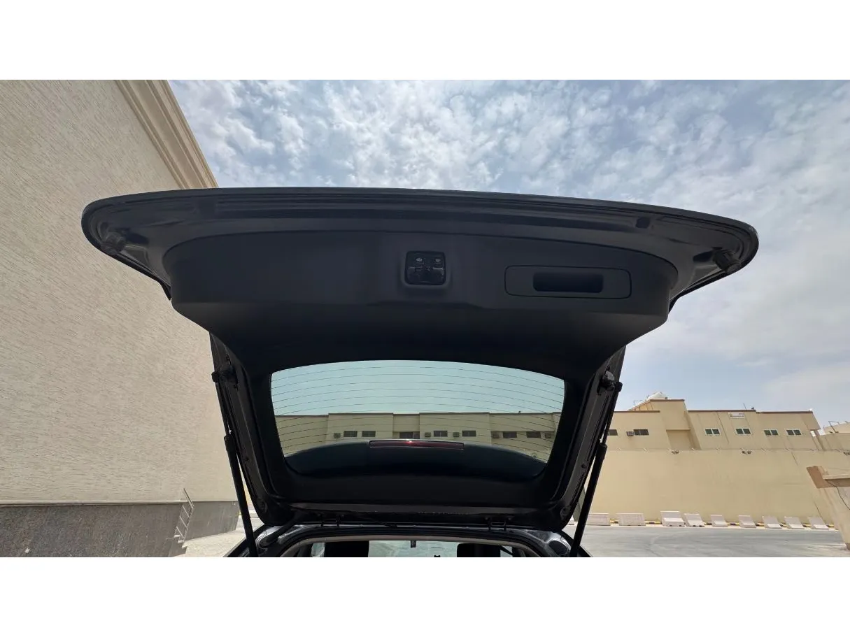 Car image 22
