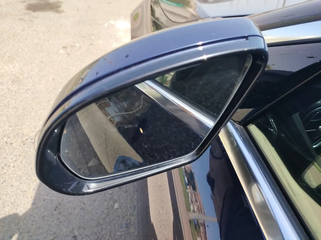 Car image 29